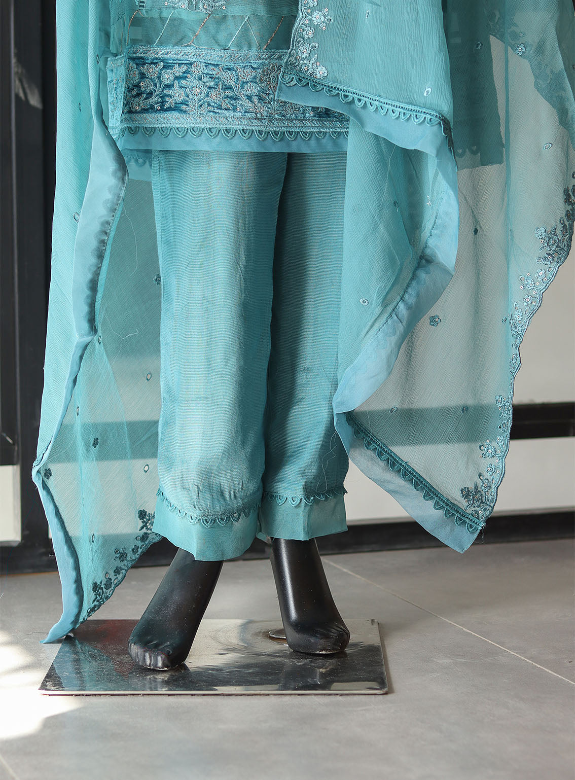 Royal Fashion Fancy Embroidered Chiffon 3 Piece Stitched Suit RF24FEC FRZ D-SS19 Royal Fashion Fancy Embroidered Chiffon 3 Piece Stitched Suit RF24FEC FRZ D-SS19