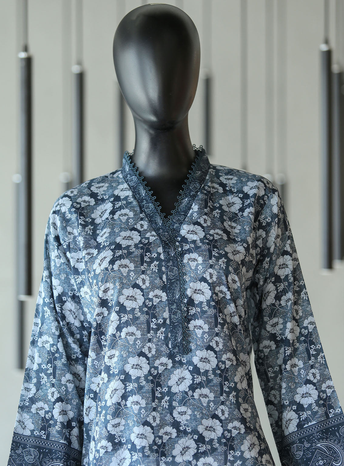 Royal Fashion Printed Lawn Stitched Kurti - RF24PL D-03 Royal Fashion Printed Lawn Stitched Kurti - RF24PL D-03