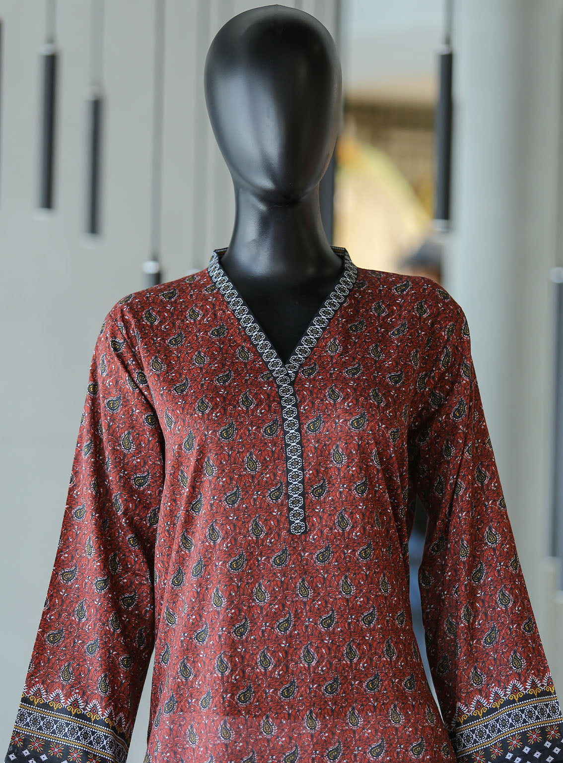 Royal Fashion Printed Lawn Stitched Kurti - RF24PL D-04 Royal Fashion Printed Lawn Stitched Kurti - RF24PL D-04