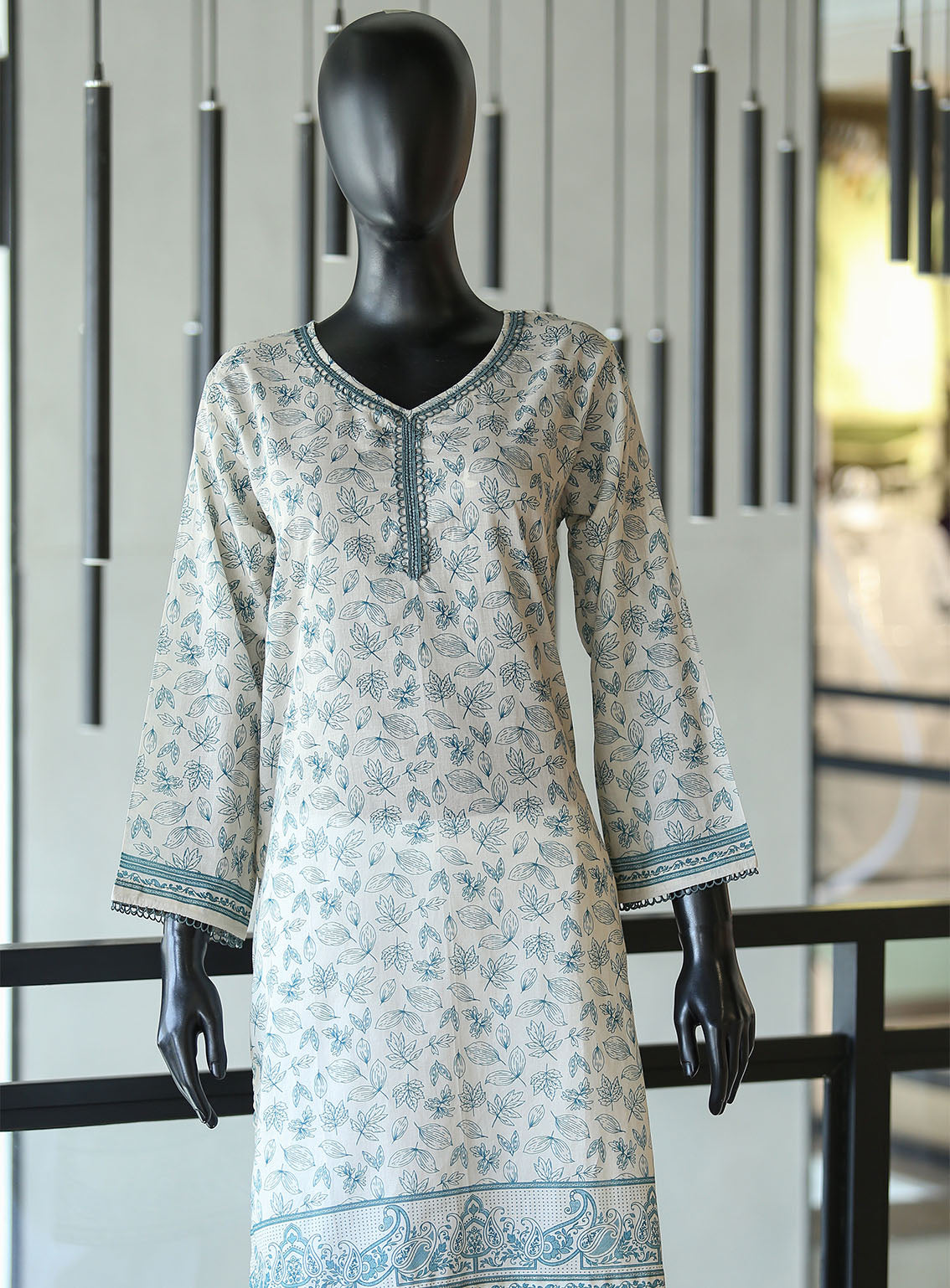 Royal Fashion Printed Lawn Stitched Kurti - RF24PL D-05 Royal Fashion Printed Lawn Stitched Kurti - RF24PL D-05