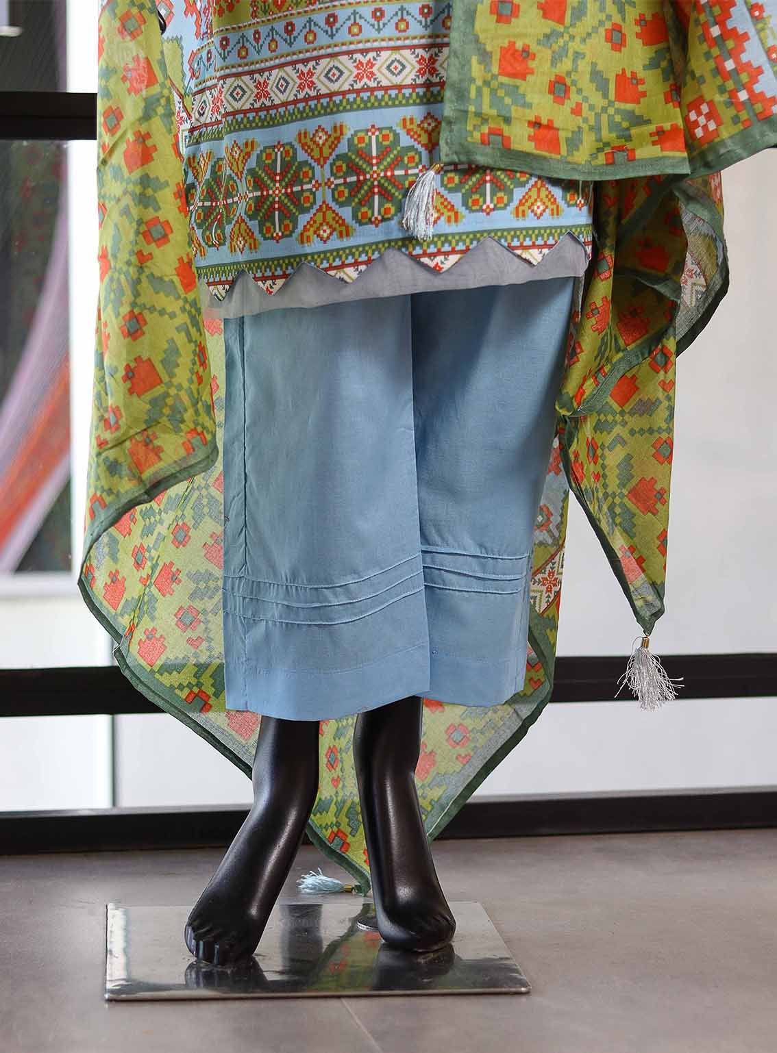 Royal Fashion Printed Lawn Suits Stitched 3 Piece RF25AJ PL-DG-02 Royal Fashion Printed Lawn Suits Stitched 3 Piece RF25AJ PL-DG-02