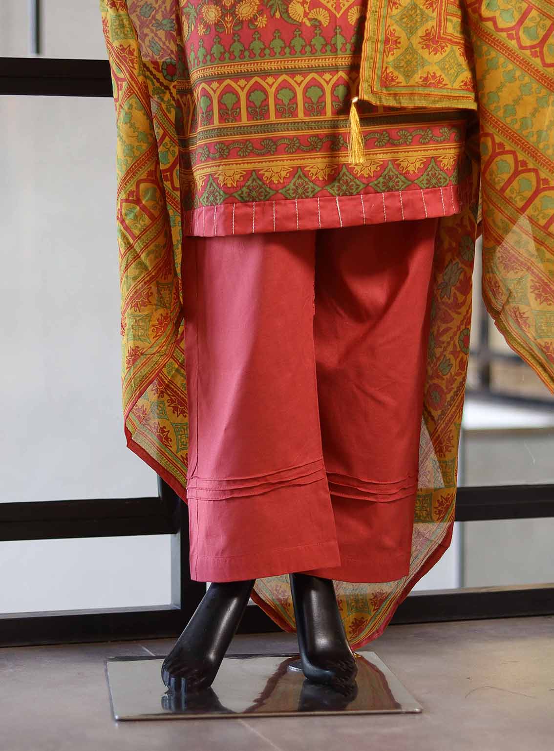 Royal Fashion Printed Lawn Suits Stitched 3 Piece RF25AJ PL-DP-13 Royal Fashion Printed Lawn Suits Stitched 3 Piece RF25AJ PL-DP-13