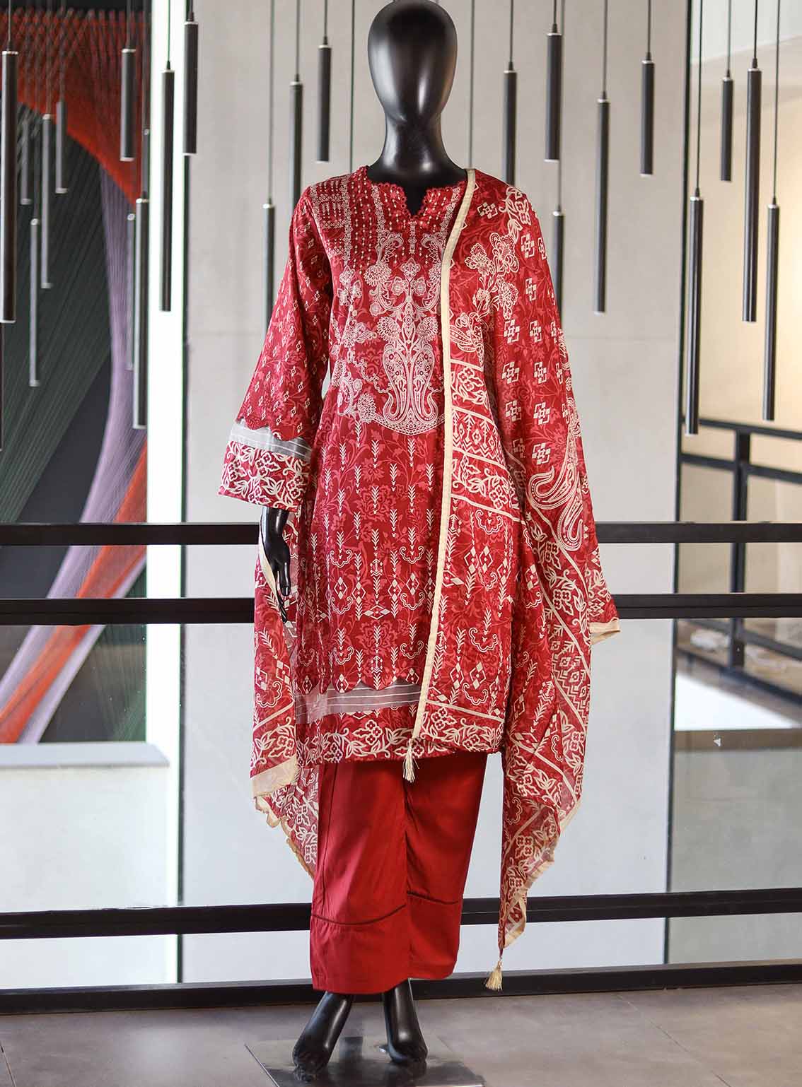 Royal Fashion Printed Lawn Suits Stitched 3 Piece RF25AJ PL-FW-01 Royal Fashion Printed Lawn Suits Stitched 3 Piece RF25AJ PL-FW-01