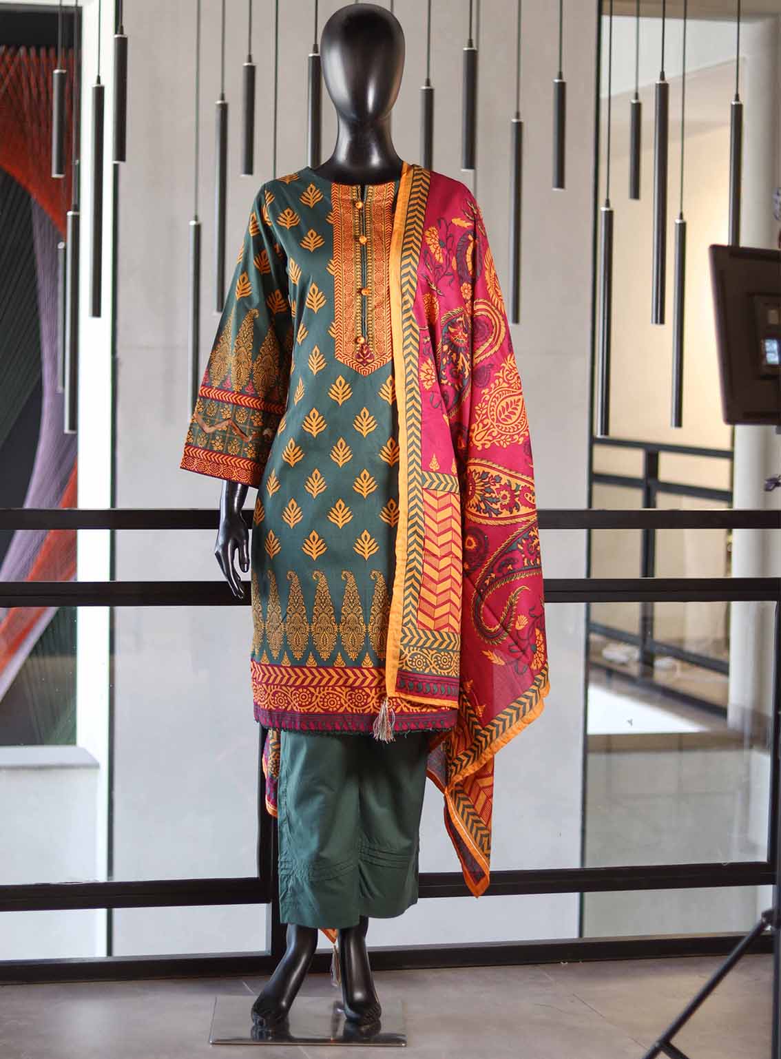 Royal Fashion Printed Lawn Suits Stitched 3 Piece RF25AJ PL-GO-16 Royal Fashion Printed Lawn Suits Stitched 3 Piece RF25AJ PL-GO-16