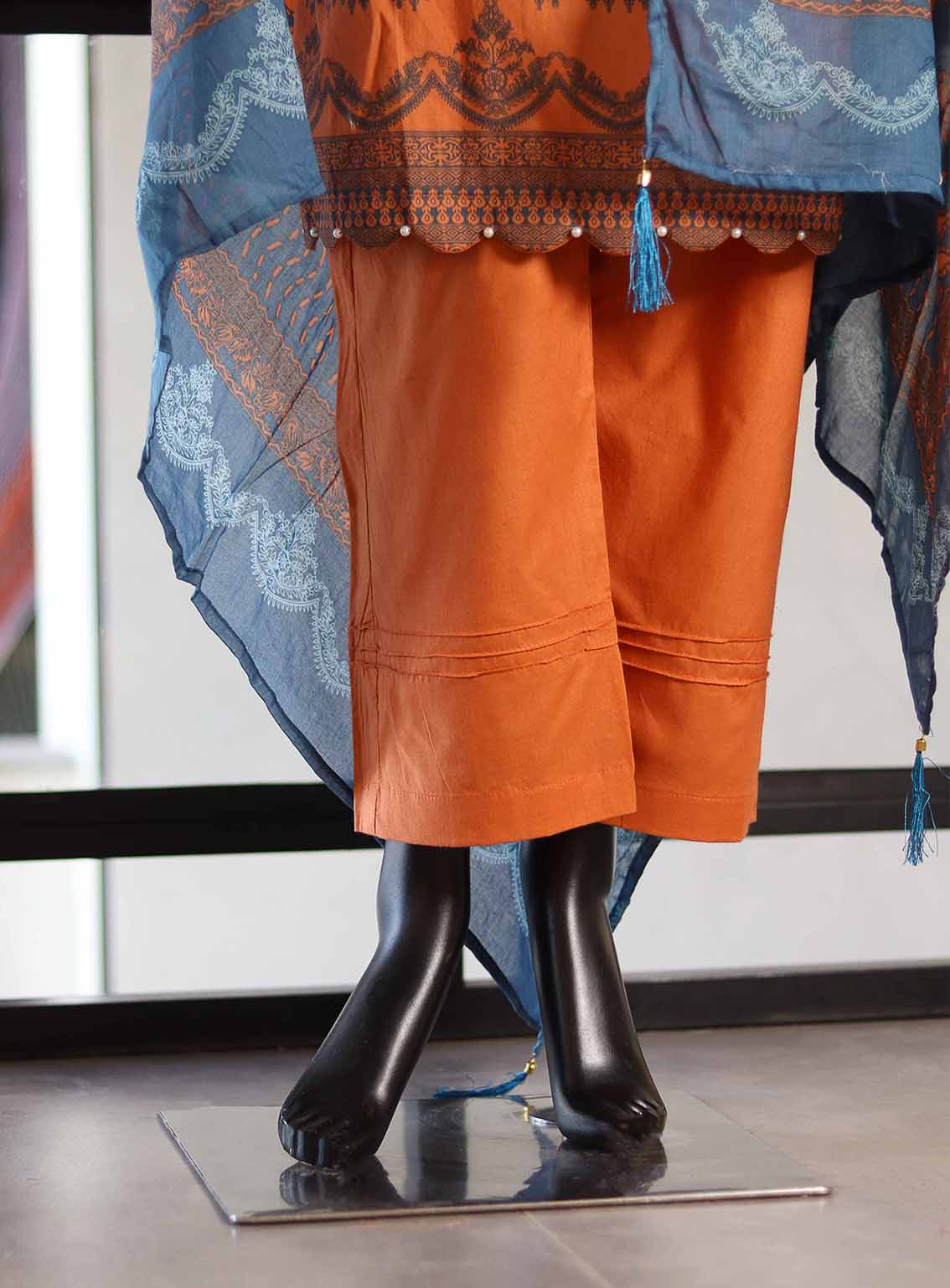 Royal Fashion Printed Lawn Suits Stitched 3 Piece RF25AJ PL-RT-07 Royal Fashion Printed Lawn Suits Stitched 3 Piece RF25AJ PL-RT-07