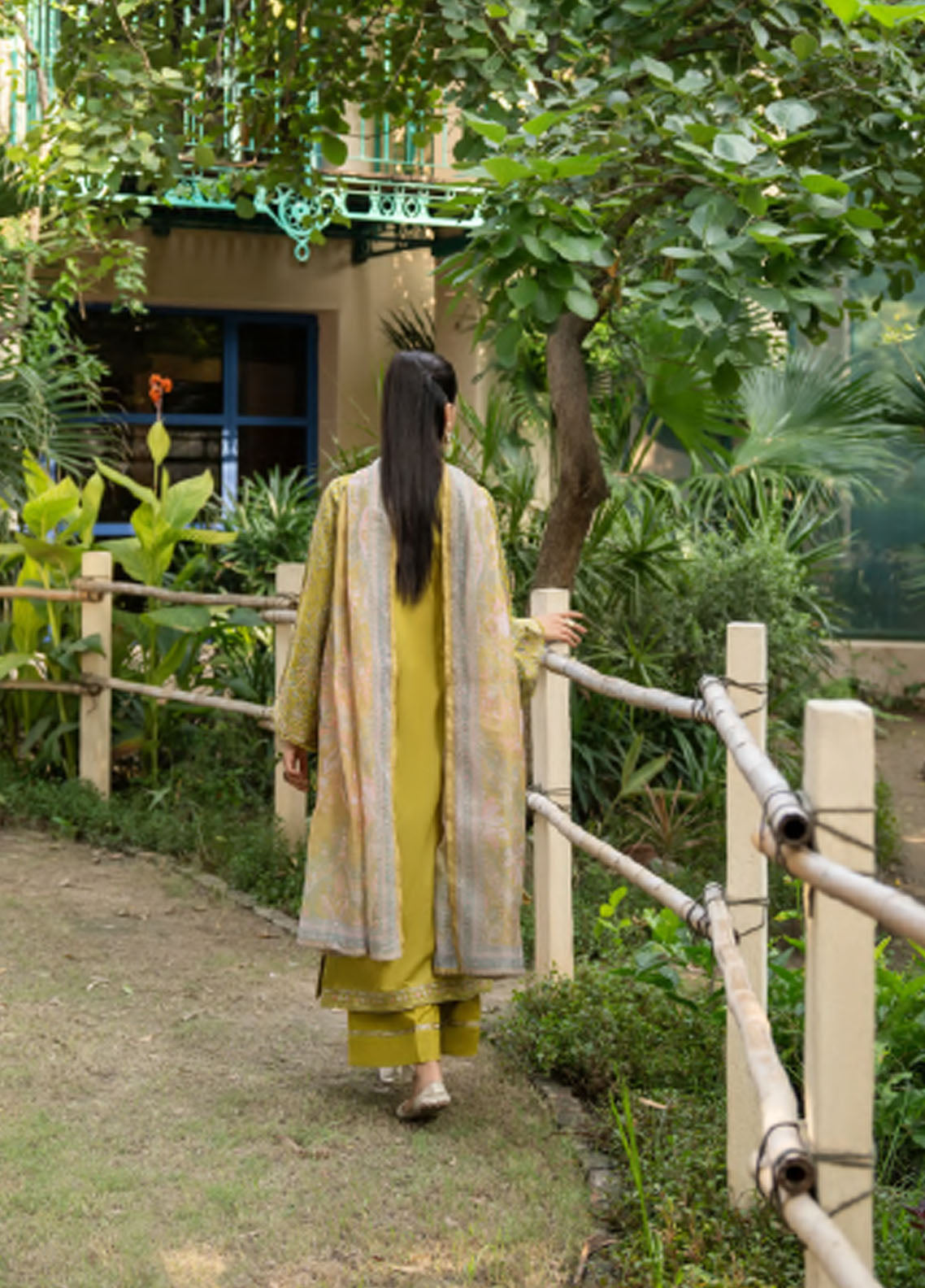 Rua By Casual Lite Pre Fall Premium Embroidered Linen 3 Piece Stitched Suit CL25RD2 D-RFR-04 Rua By Casual Lite Pre Fall Premium Embroidered Linen 3 Piece Stitched Suit CL25RD2 D-RFR-04