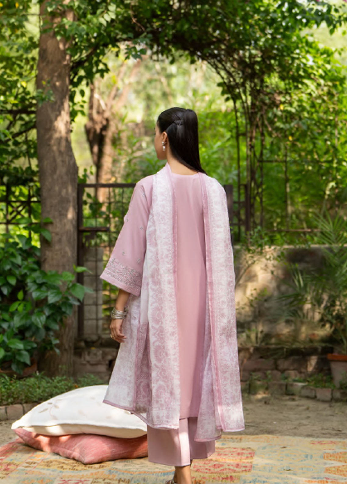 Rua By Casual Lite Pre Fall Premium Embroidered Linen 3 Piece Stitched Suit CL25RD2 D-RFR-05 Rua By Casual Lite Pre Fall Premium Embroidered Linen 3 Piece Stitched Suit CL25RD2 D-RFR-05