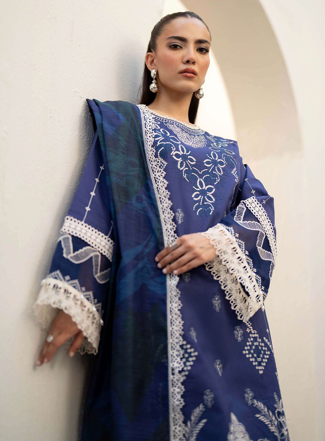 Saad Shaikh Luxury Eid Embroidered Lawn 3 Piece Unstitched Suit SSK24E TAWNY Saad Shaikh Luxury Eid Embroidered Lawn 3 Piece Unstitched Suit SSK24E TAWNY