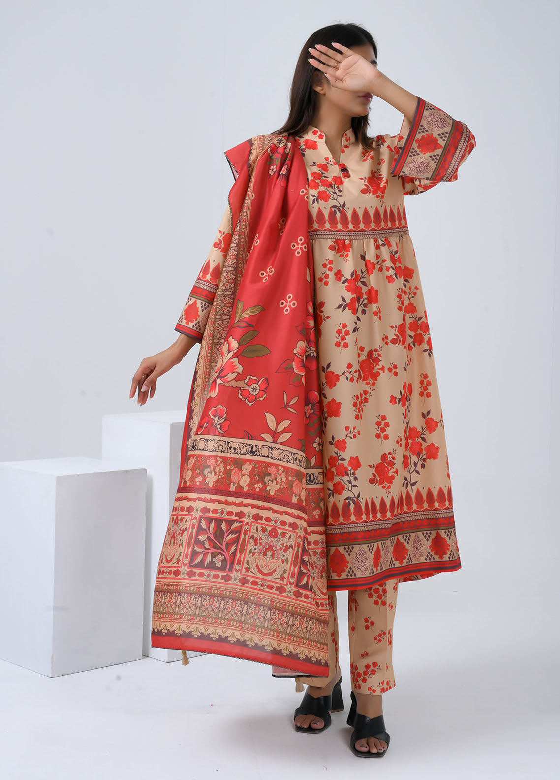 Saba Sumaiya Printed Silk Lawn 3 Piece Unstitched Suit SSY25P D-78628 Saba Sumaiya Printed Silk Lawn 3 Piece Unstitched Suit SSY25P D-78628