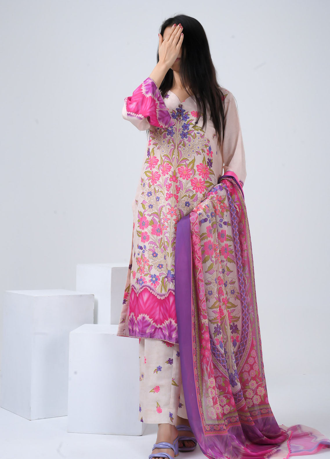 Saba Sumaiya Printed Silk Lawn 3 Piece Unstitched Suit SSY25P D-78629 Saba Sumaiya Printed Silk Lawn 3 Piece Unstitched Suit SSY25P D-78629