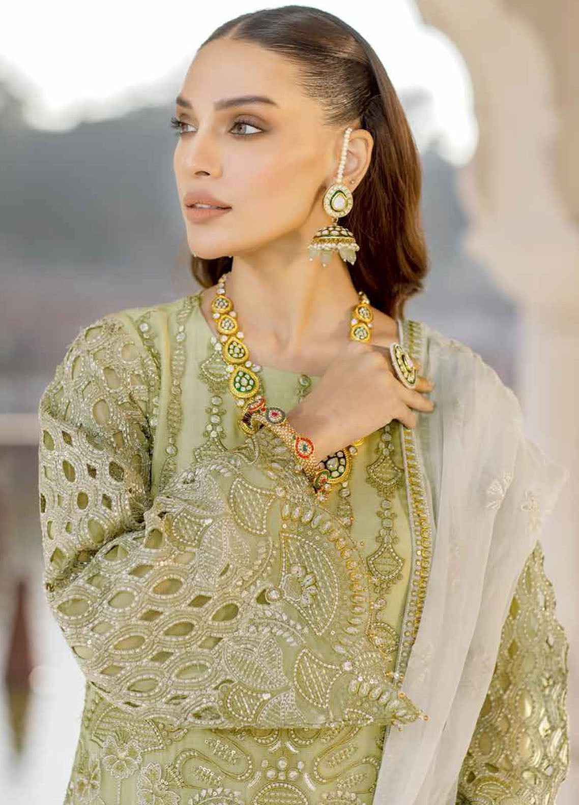 Safeera By Flossie Embroidered Chiffon 3 Piece Unstitched Suit FL24SF S-1301 HONEY HAZE Safeera By Flossie Embroidered Chiffon 3 Piece Unstitched Suit FL24SF S-1301 HONEY HAZE