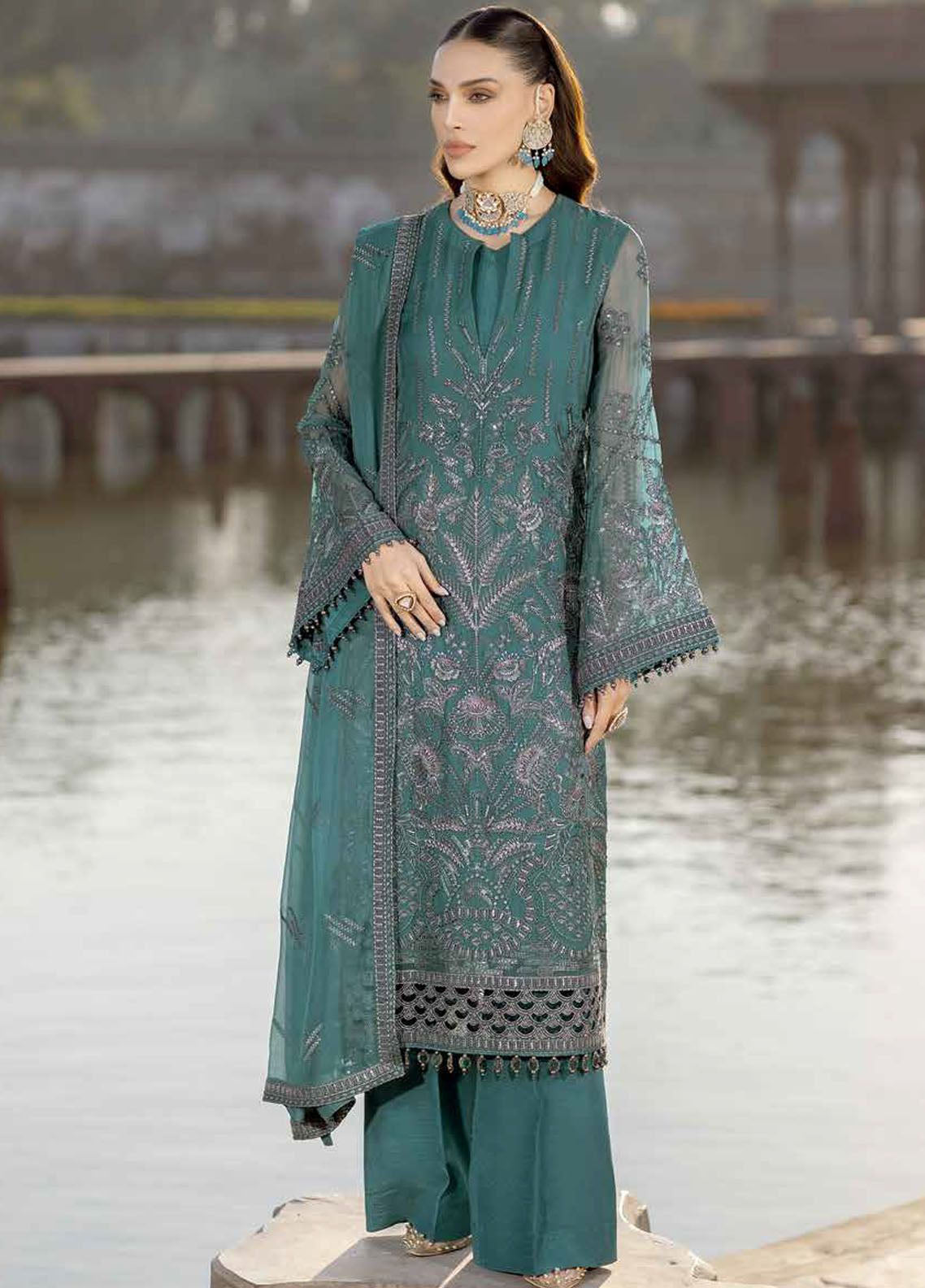 Safeera By Flossie Embroidered Chiffon 3 Piece Unstitched Suit FL24SF S-1306 COLD LIGHT Safeera By Flossie Embroidered Chiffon 3 Piece Unstitched Suit FL24SF S-1306 COLD LIGHT