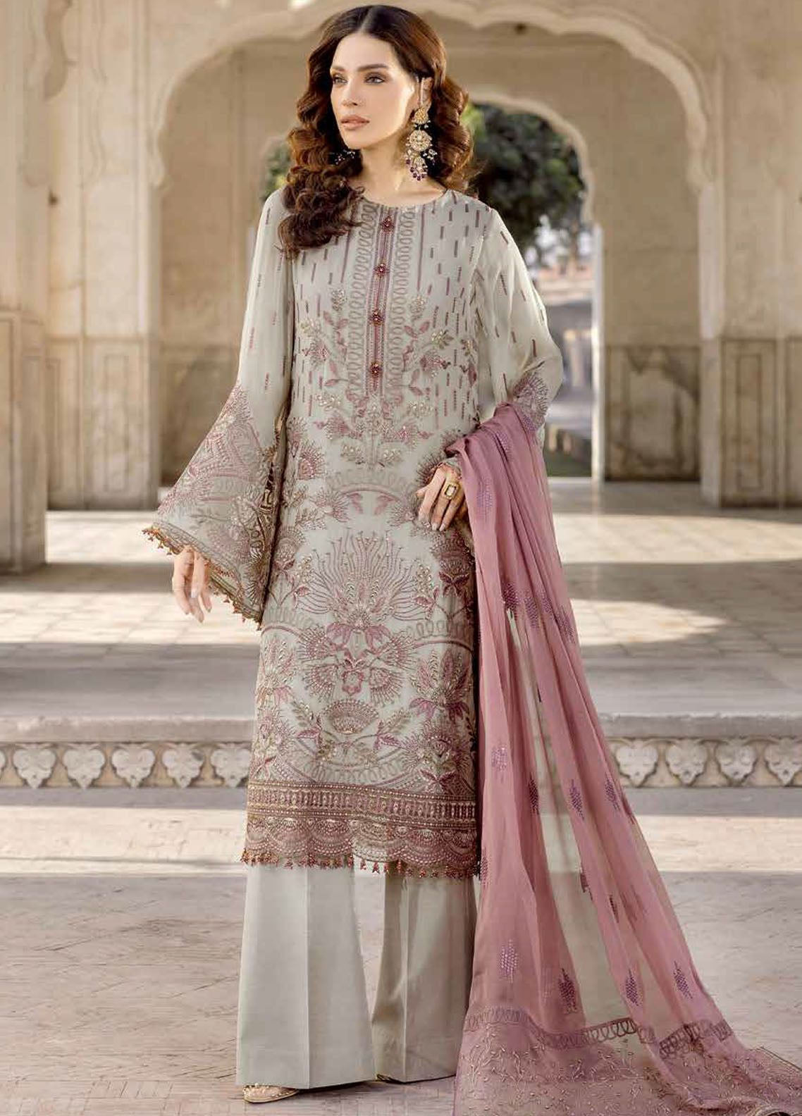 Safeera By Flossie Embroidered Chiffon 3 Piece Unstitched Suit FL24SF S-1310 BEARSUIT Safeera By Flossie Embroidered Chiffon 3 Piece Unstitched Suit FL24SF S-1310 BEARSUIT
