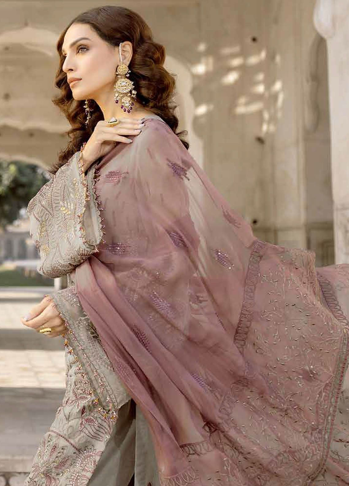 Safeera By Flossie Embroidered Chiffon 3 Piece Unstitched Suit FL24SF S-1310 BEARSUIT Safeera By Flossie Embroidered Chiffon 3 Piece Unstitched Suit FL24SF S-1310 BEARSUIT