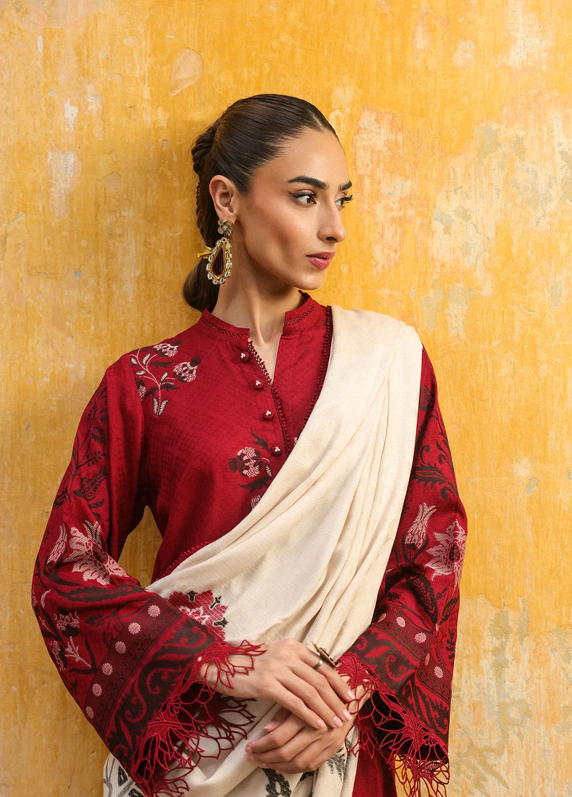 Sahar Winter Dyed Jacquard Viscose 3 Piece Unstitched Suit S25W3PC D-08 ETERNAL ROSE Sahar Winter Dyed Jacquard Viscose 3 Piece Unstitched Suit S25W3PC D-08 ETERNAL ROSE
