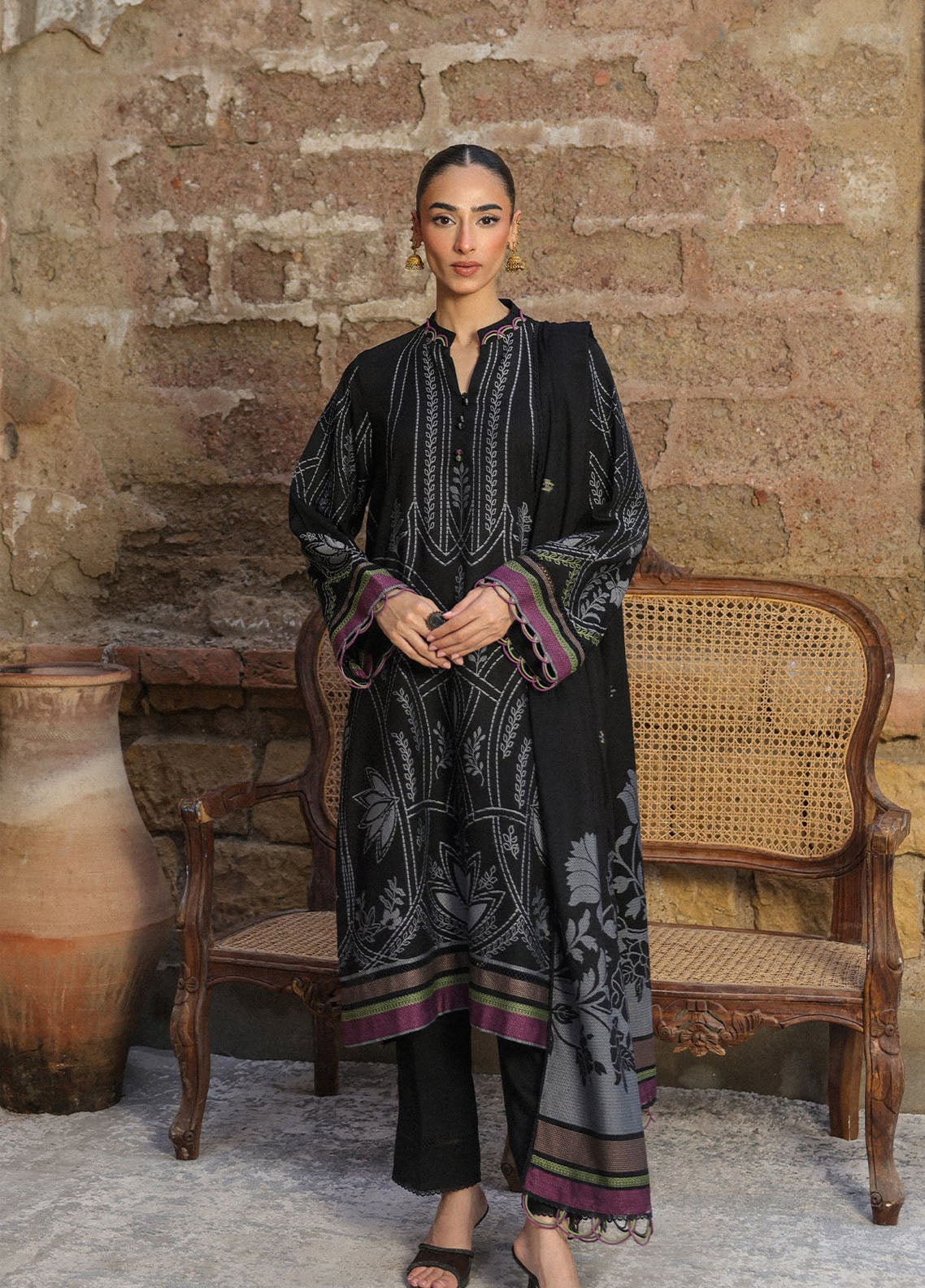 Sahar Winter Dyed Jacquard Viscose 3 Piece Unstitched Suit S25W3PC D-09 VELOUR NOIR Sahar Winter Dyed Jacquard Viscose 3 Piece Unstitched Suit S25W3PC D-09 VELOUR NOIR