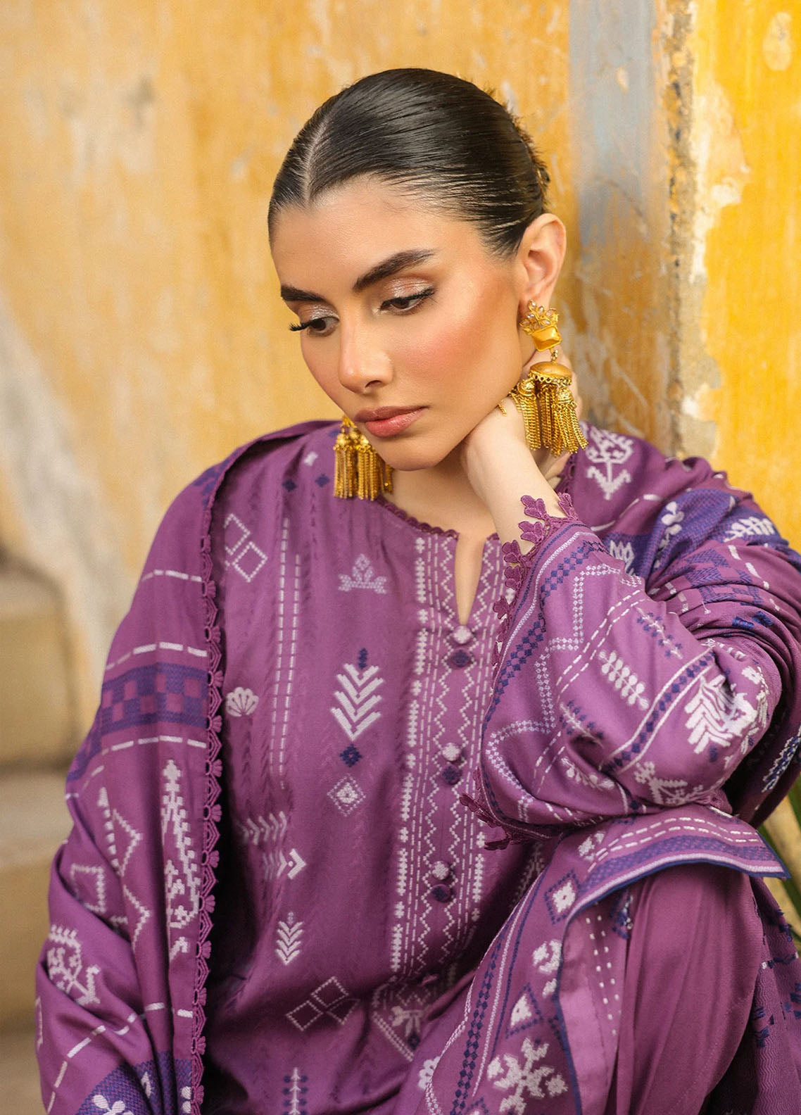 Sahar Winter Dyed Jacquard Viscose 3 Piece Unstitched Suit S25W3PC D-10 TWILIGHT ORCHID Sahar Winter Dyed Jacquard Viscose 3 Piece Unstitched Suit S25W3PC D-10 TWILIGHT ORCHID