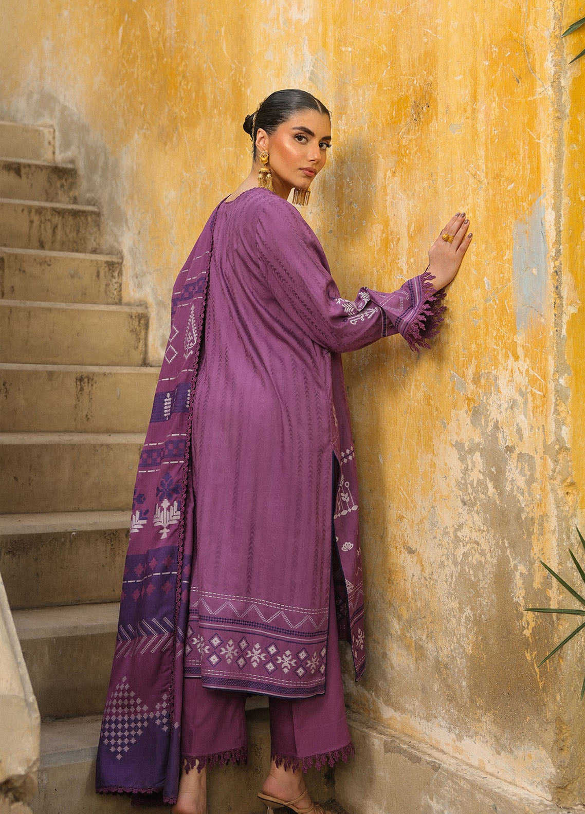 Sahar Winter Dyed Jacquard Viscose 3 Piece Unstitched Suit S25W3PC D-10 TWILIGHT ORCHID Sahar Winter Dyed Jacquard Viscose 3 Piece Unstitched Suit S25W3PC D-10 TWILIGHT ORCHID