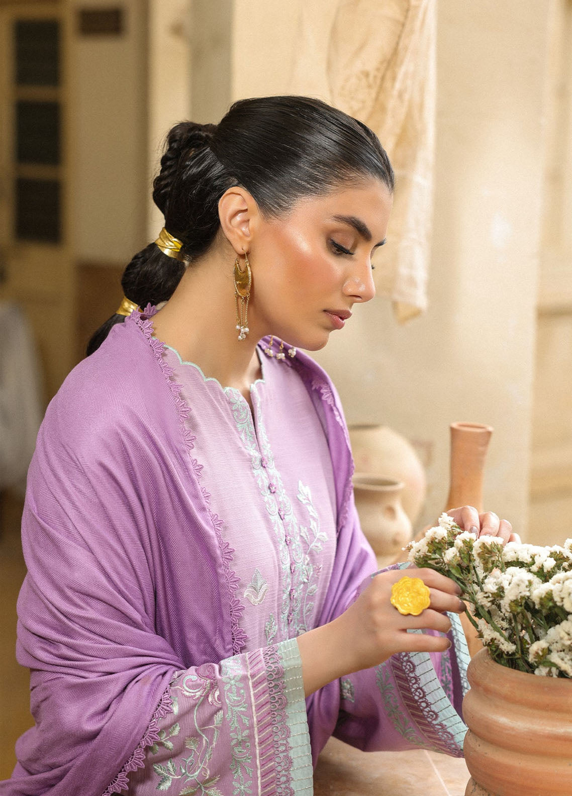 Sahar Winter Embroidered Khaddar 3 Piece Unstitched Suit S25W3PC D-03 LAVINA ROSE Sahar Winter Embroidered Khaddar 3 Piece Unstitched Suit S25W3PC D-03 LAVINA ROSE