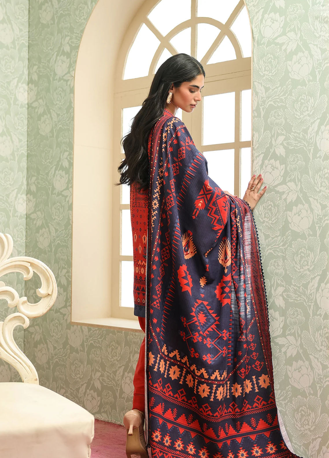 Sahar Winter Printed Khaddar 3 Piece Unstitched Suit S25W3PC D-15 AZTEC FLAME Sahar Winter Printed Khaddar 3 Piece Unstitched Suit S25W3PC D-15 AZTEC FLAME