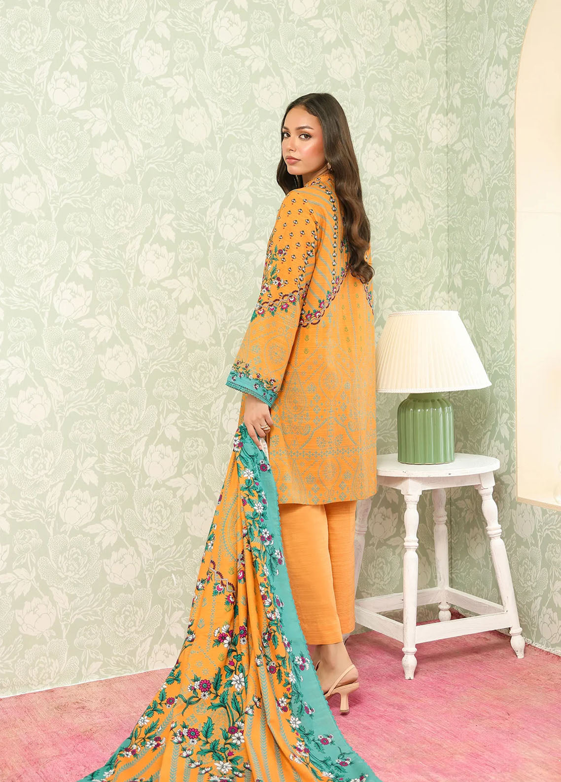 Sahar Winter Printed Khaddar 3 Piece Unstitched Suit S25W3PC D-17 SUN SPICE Sahar Winter Printed Khaddar 3 Piece Unstitched Suit S25W3PC D-17 SUN SPICE