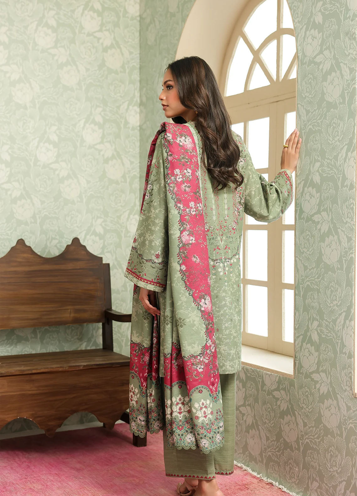 Sahar Winter Printed Khaddar 3 Piece Unstitched Suit S25W3PC D-19 ROSÉ MEADOW Sahar Winter Printed Khaddar 3 Piece Unstitched Suit S25W3PC D-19 ROSÉ MEADOW