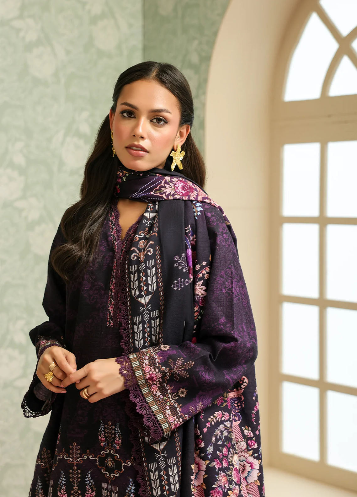 Sahar Winter Printed Khaddar 3 Piece Unstitched Suit S25W3PC D-22 PLUM NOIR Sahar Winter Printed Khaddar 3 Piece Unstitched Suit S25W3PC D-22 PLUM NOIR