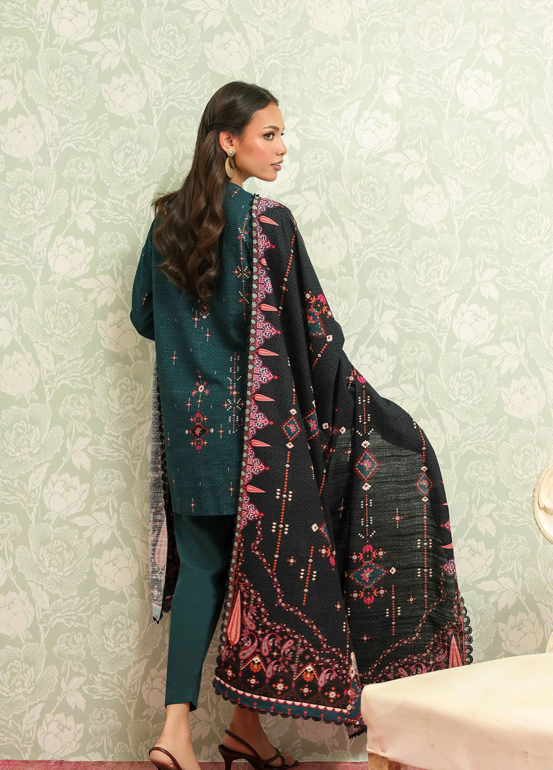 Sahar Winter Printed Khaddar 3 Piece Unstitched Suit S25W3PC D-23 OBSIDIAN GREEN Sahar Winter Printed Khaddar 3 Piece Unstitched Suit S25W3PC D-23 OBSIDIAN GREEN