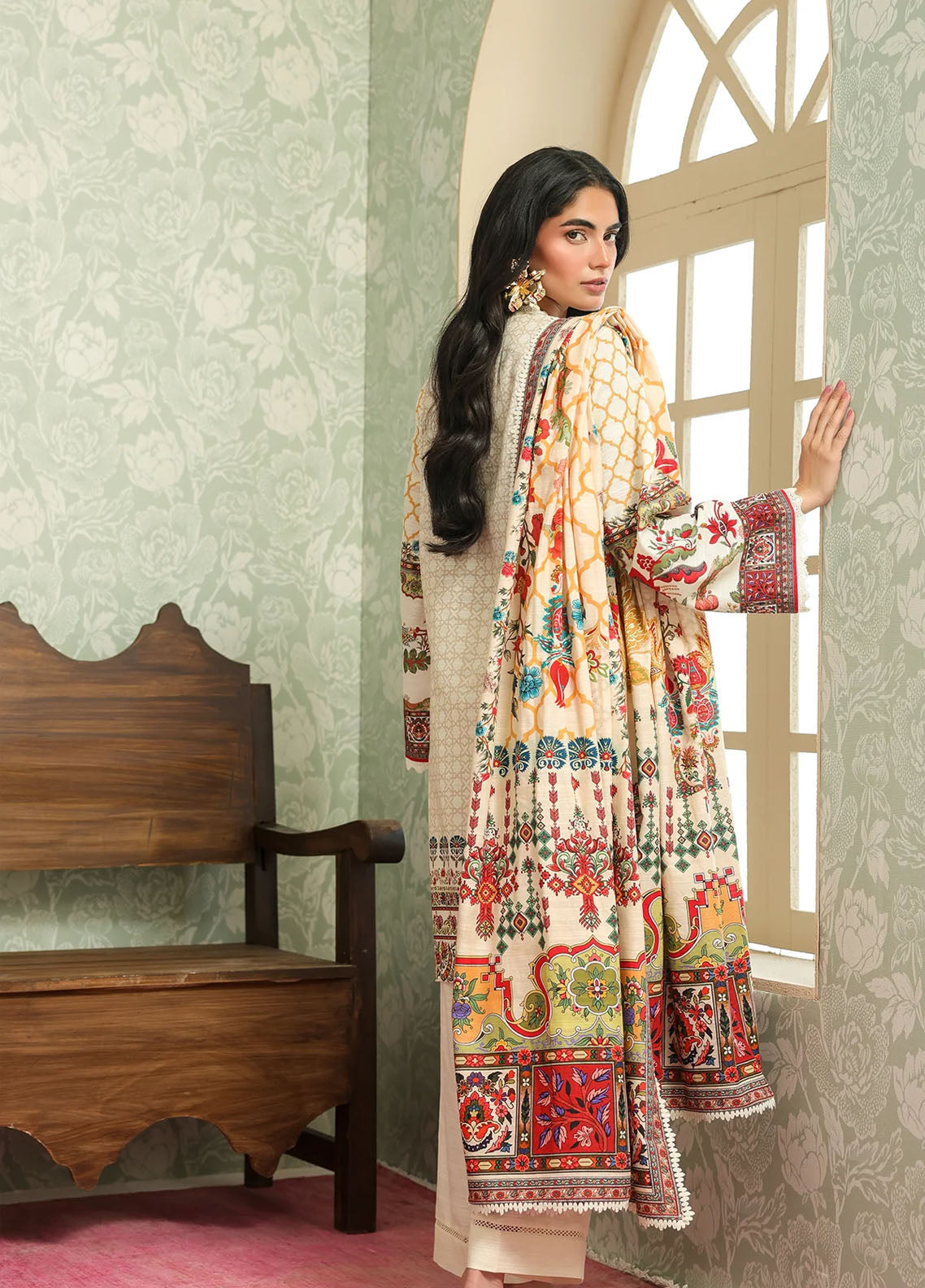 Sahar Winter Printed Khaddar 3 Piece Unstitched Suit S25W3PC D-24 IVORY CAMELLIA Sahar Winter Printed Khaddar 3 Piece Unstitched Suit S25W3PC D-24 IVORY CAMELLIA