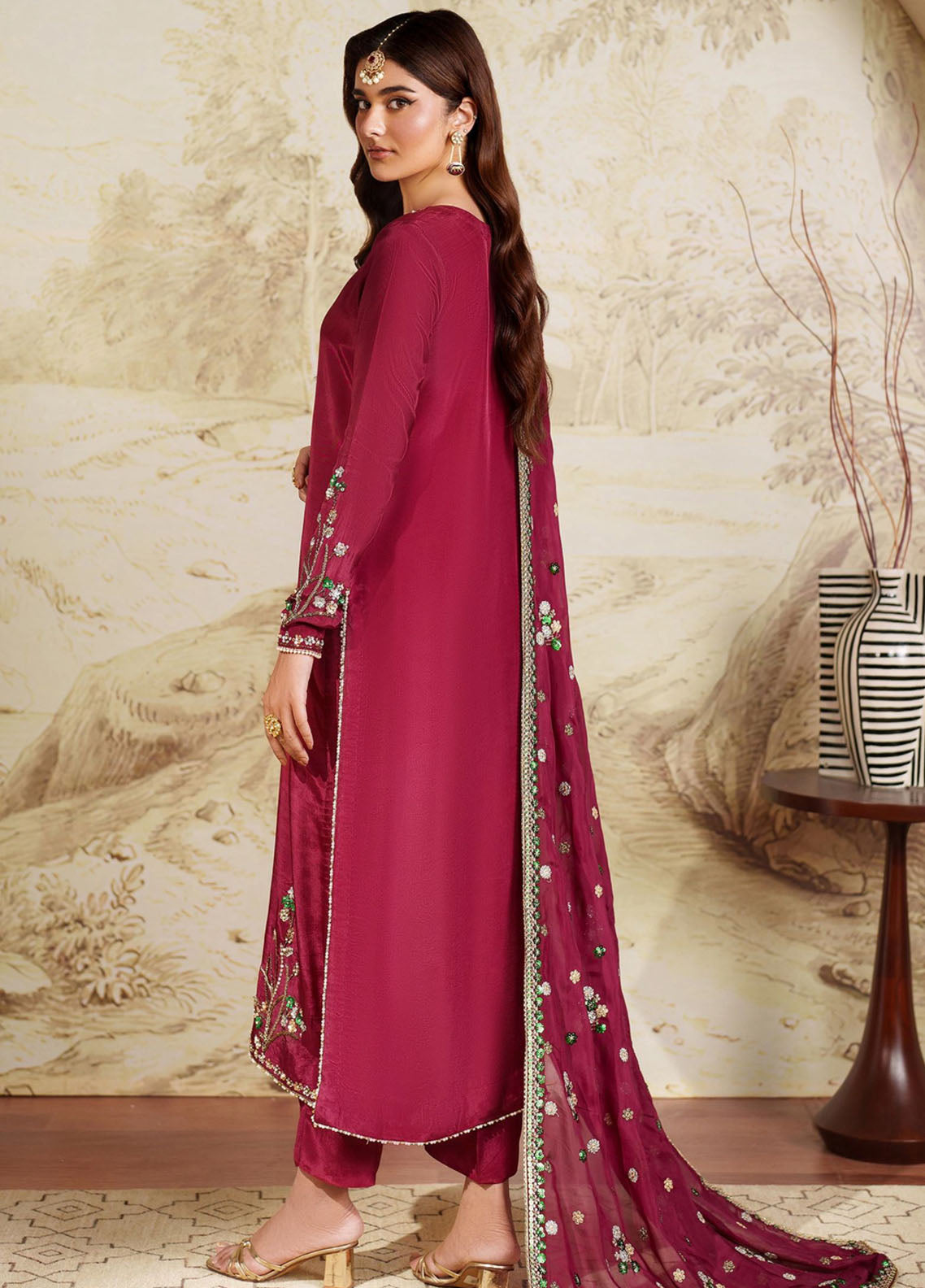 Saheera By Zarif Festive Hand Embellished Embroidered Tussel Silk 3 Piece Unstitched Suit ZF25S D-SHE-02 SHAMMA Saheera By Zarif Festive Hand Embellished Embroidered Tussel Silk 3 Piece Unstitched Suit ZF25S D-SHE-02 SHAMMA