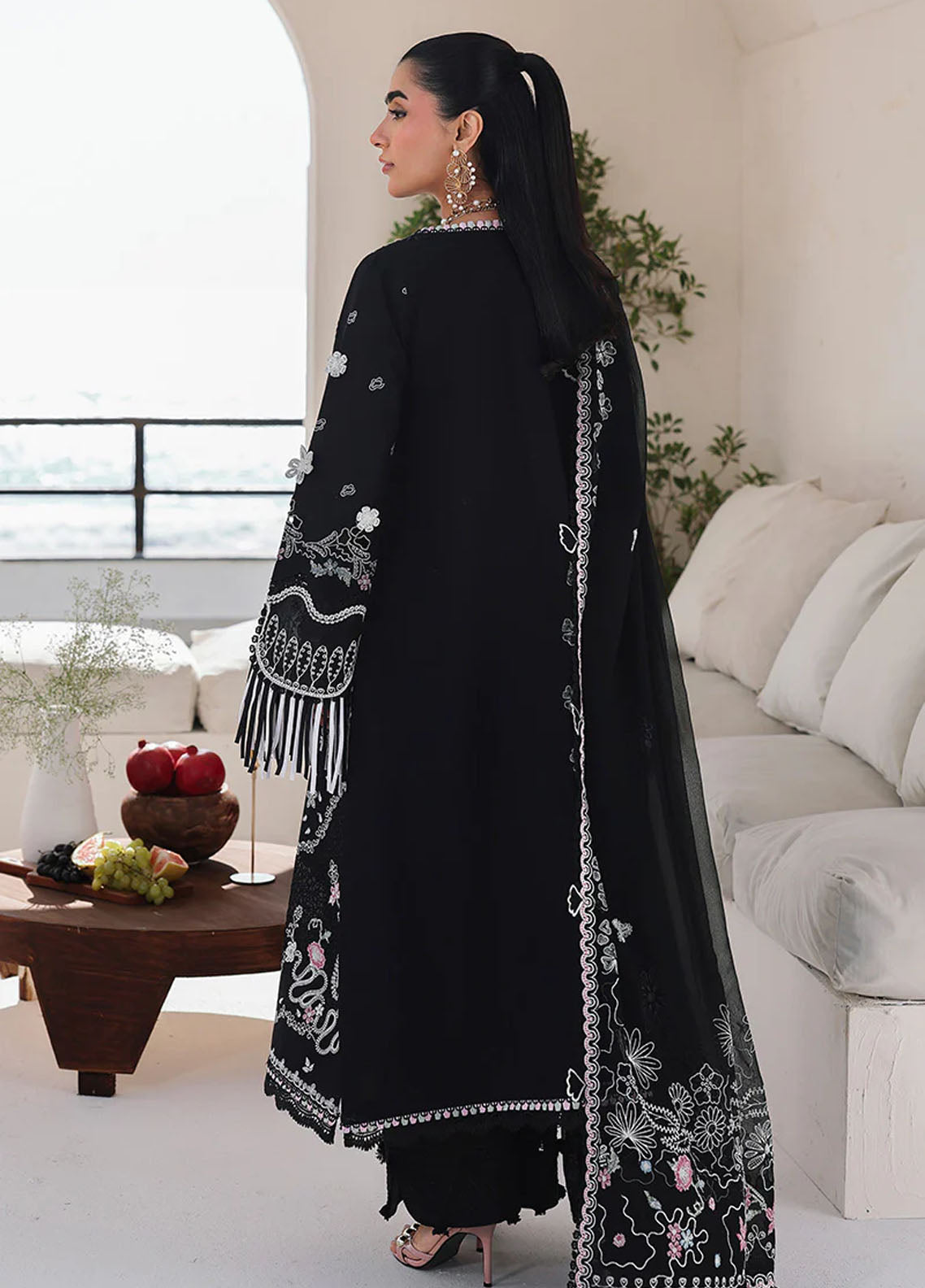 Sahil By Qalamkar Luxury Embroidered Lawn 3 Piece Unstitched Suit QLM26SLL D-SA-02 LIANA Sahil By Qalamkar Luxury Embroidered Lawn 3 Piece Unstitched Suit QLM26SLL D-SA-02 LIANA