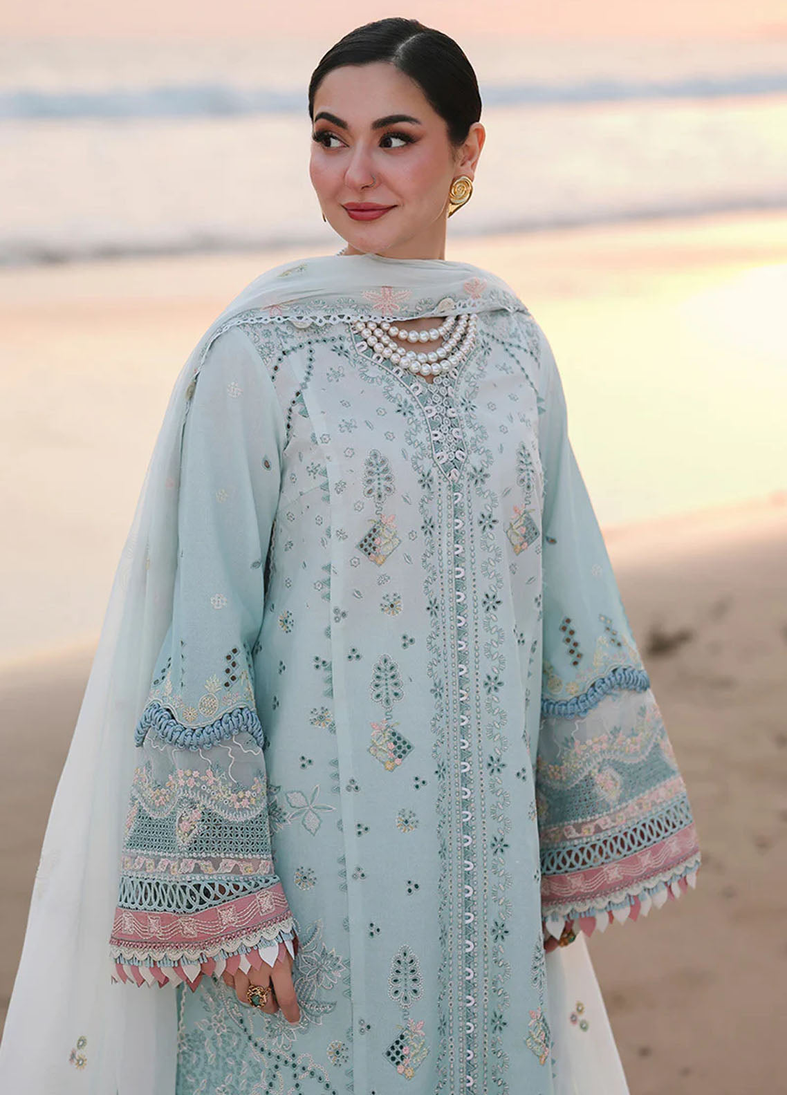 Sahil By Qalamkar Luxury Embroidered Lawn 3 Piece Unstitched Suit QLM26SLL D-SA-05 AYRA Sahil By Qalamkar Luxury Embroidered Lawn 3 Piece Unstitched Suit QLM26SLL D-SA-05 AYRA