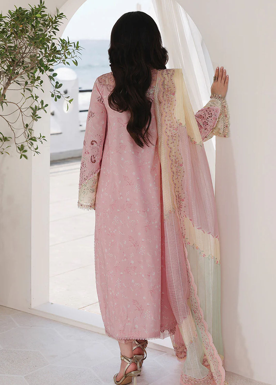 Sahil By Qalamkar Luxury Embroidered Lawn 3 Piece Unstitched Suit QLM26SLL D-SA-09 HANIYA Sahil By Qalamkar Luxury Embroidered Lawn 3 Piece Unstitched Suit QLM26SLL D-SA-09 HANIYA