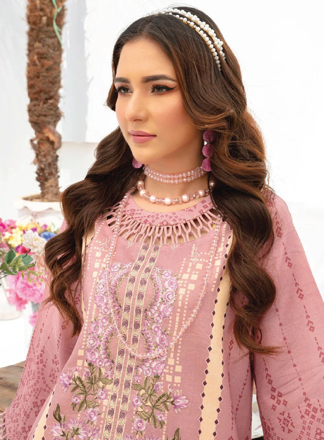 Saira Bano By Humdum Embroidered Lawn 3 Piece Unstitched Suit HD24S D-01 Saira Bano By Humdum Embroidered Lawn 3 Piece Unstitched Suit HD24S D-01
