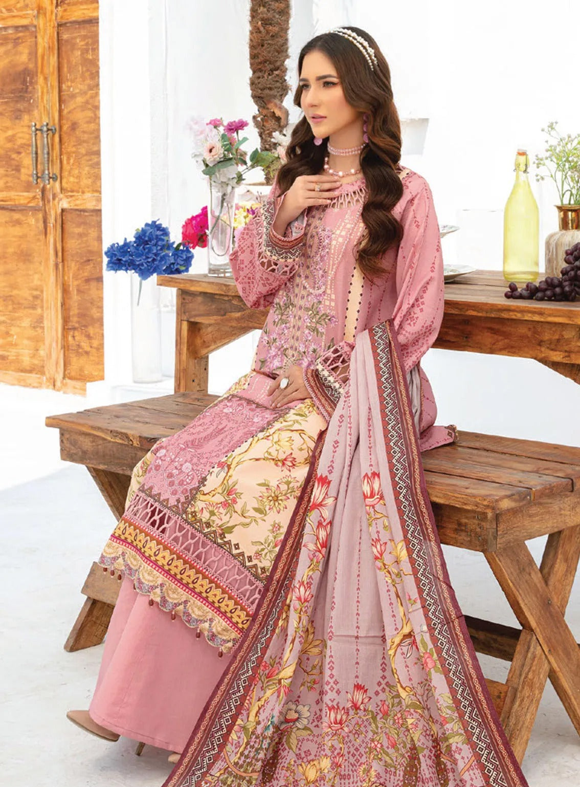 Saira Bano By Humdum Embroidered Lawn 3 Piece Unstitched Suit HD24S D-01 Saira Bano By Humdum Embroidered Lawn 3 Piece Unstitched Suit HD24S D-01
