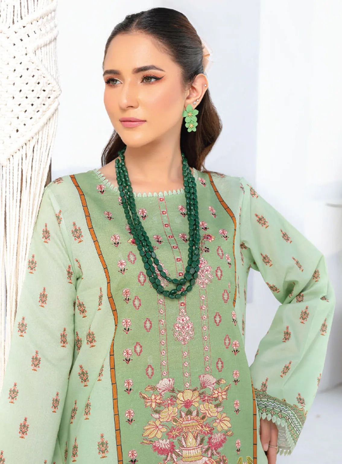 Saira Bano By Humdum Embroidered Lawn 3 Piece Unstitched Suit HD24S D-02 Saira Bano By Humdum Embroidered Lawn 3 Piece Unstitched Suit HD24S D-02