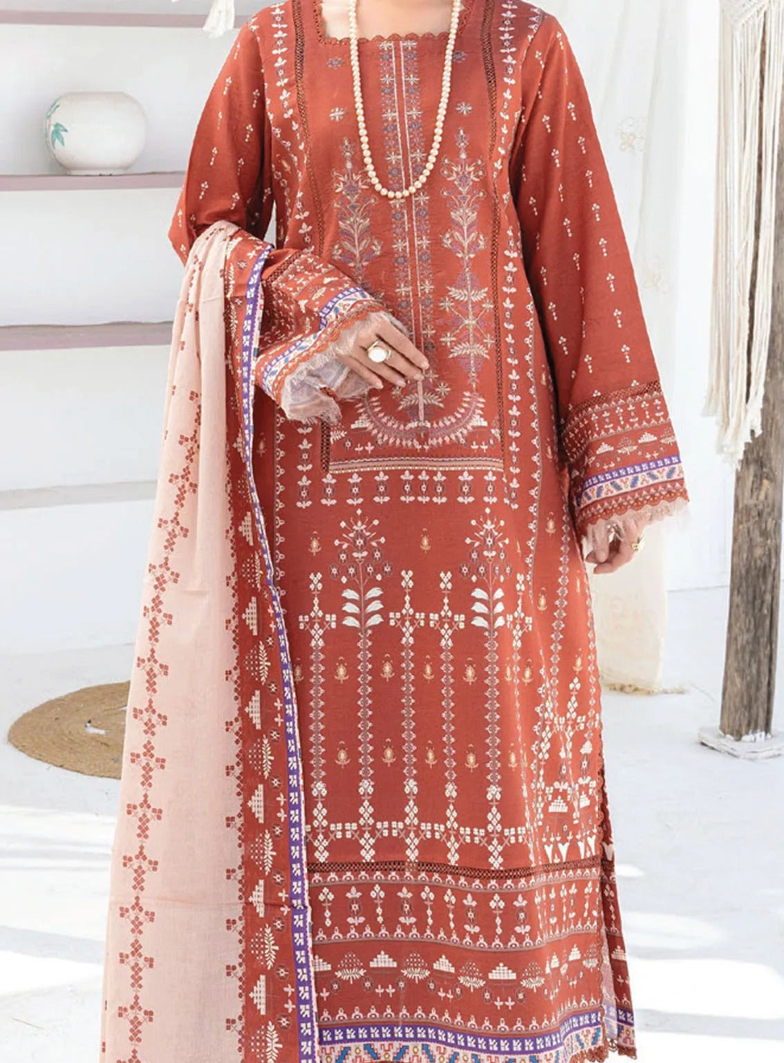 Saira Bano By Humdum Embroidered Lawn 3 Piece Unstitched Suit HD24S D-03 Saira Bano By Humdum Embroidered Lawn 3 Piece Unstitched Suit HD24S D-03
