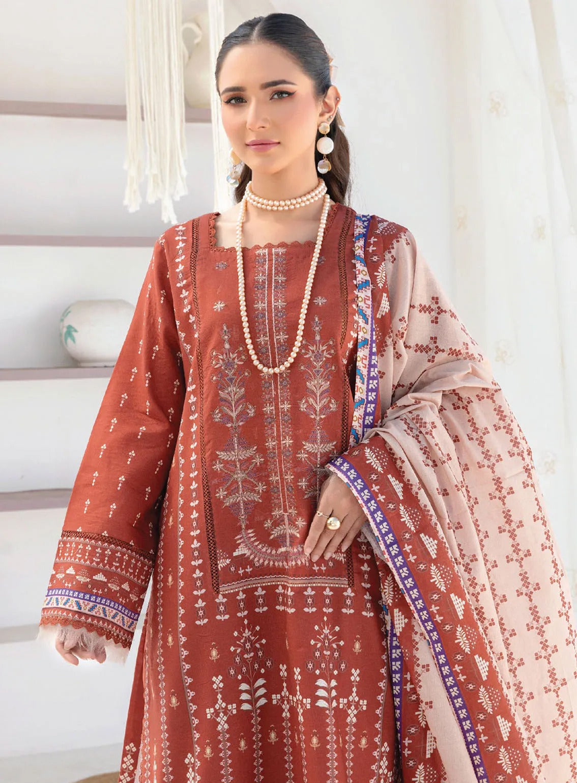 Saira Bano By Humdum Embroidered Lawn 3 Piece Unstitched Suit HD24S D-03 Saira Bano By Humdum Embroidered Lawn 3 Piece Unstitched Suit HD24S D-03