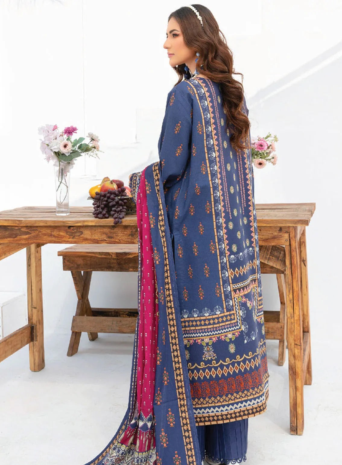 Saira Bano By Humdum Embroidered Lawn 3 Piece Unstitched Suit HD24S D-05 Saira Bano By Humdum Embroidered Lawn 3 Piece Unstitched Suit HD24S D-05