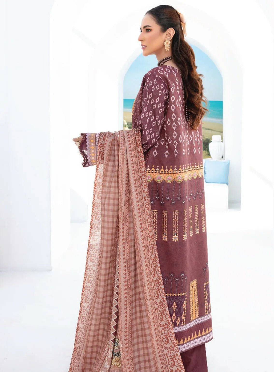 Saira Bano By Humdum Embroidered Lawn 3 Piece Unstitched Suit HD24S D-07 Saira Bano By Humdum Embroidered Lawn 3 Piece Unstitched Suit HD24S D-07