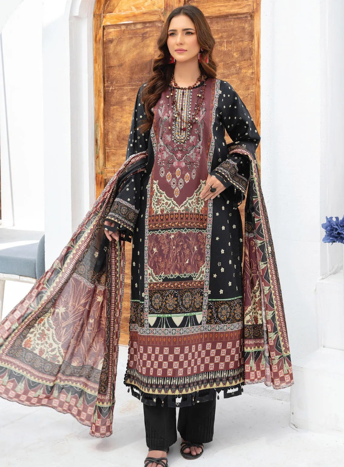Saira Bano By Humdum Embroidered Lawn 3 Piece Unstitched Suit HD24S D-09 Saira Bano By Humdum Embroidered Lawn 3 Piece Unstitched Suit HD24S D-09