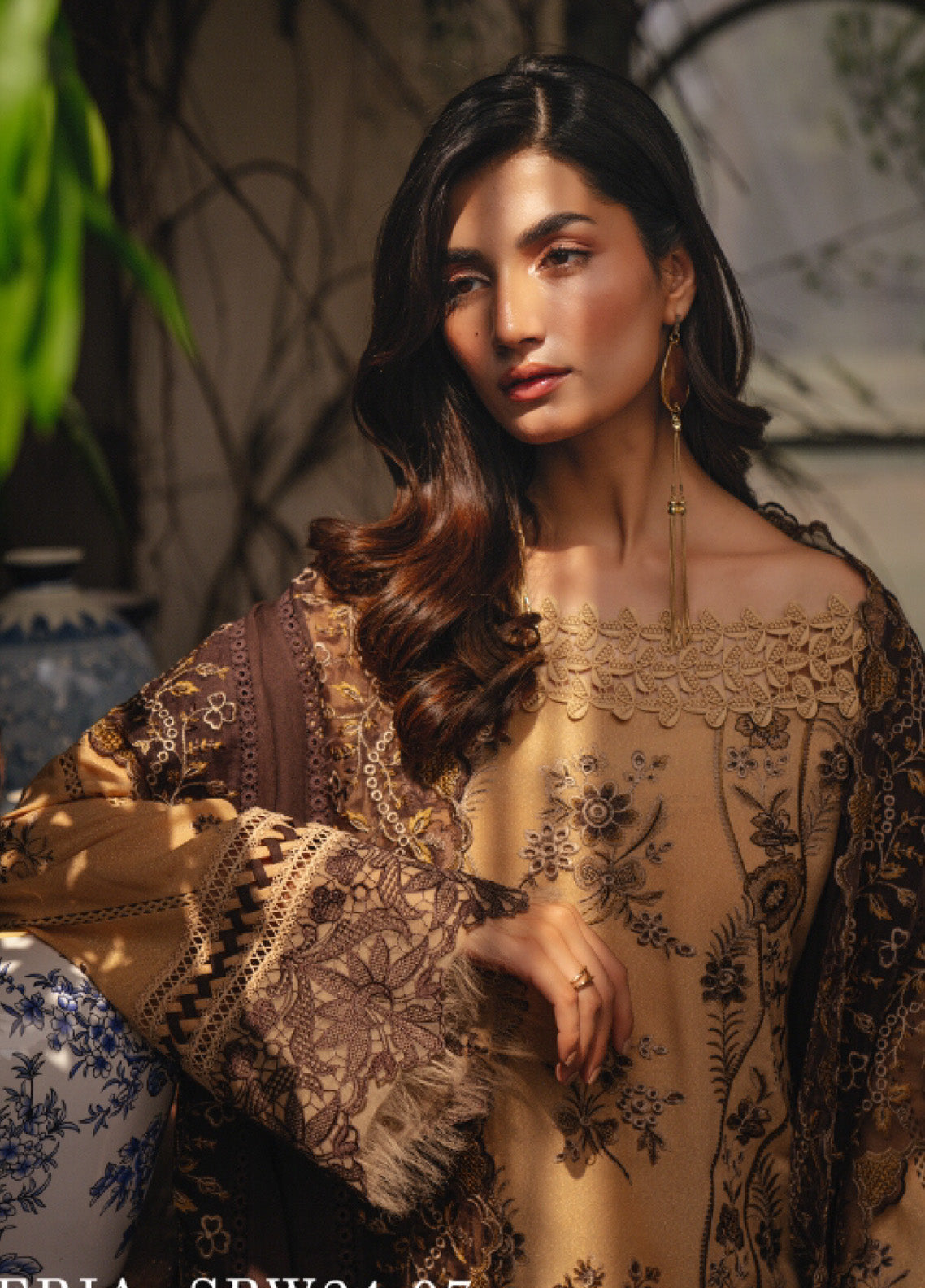 Saira Rizwan Premium Winter Embroidered Karandi 3 Piece Unstitched Suit SR24PW NERIA-07 Saira Rizwan Premium Winter Embroidered Karandi 3 Piece Unstitched Suit SR24PW NERIA-07