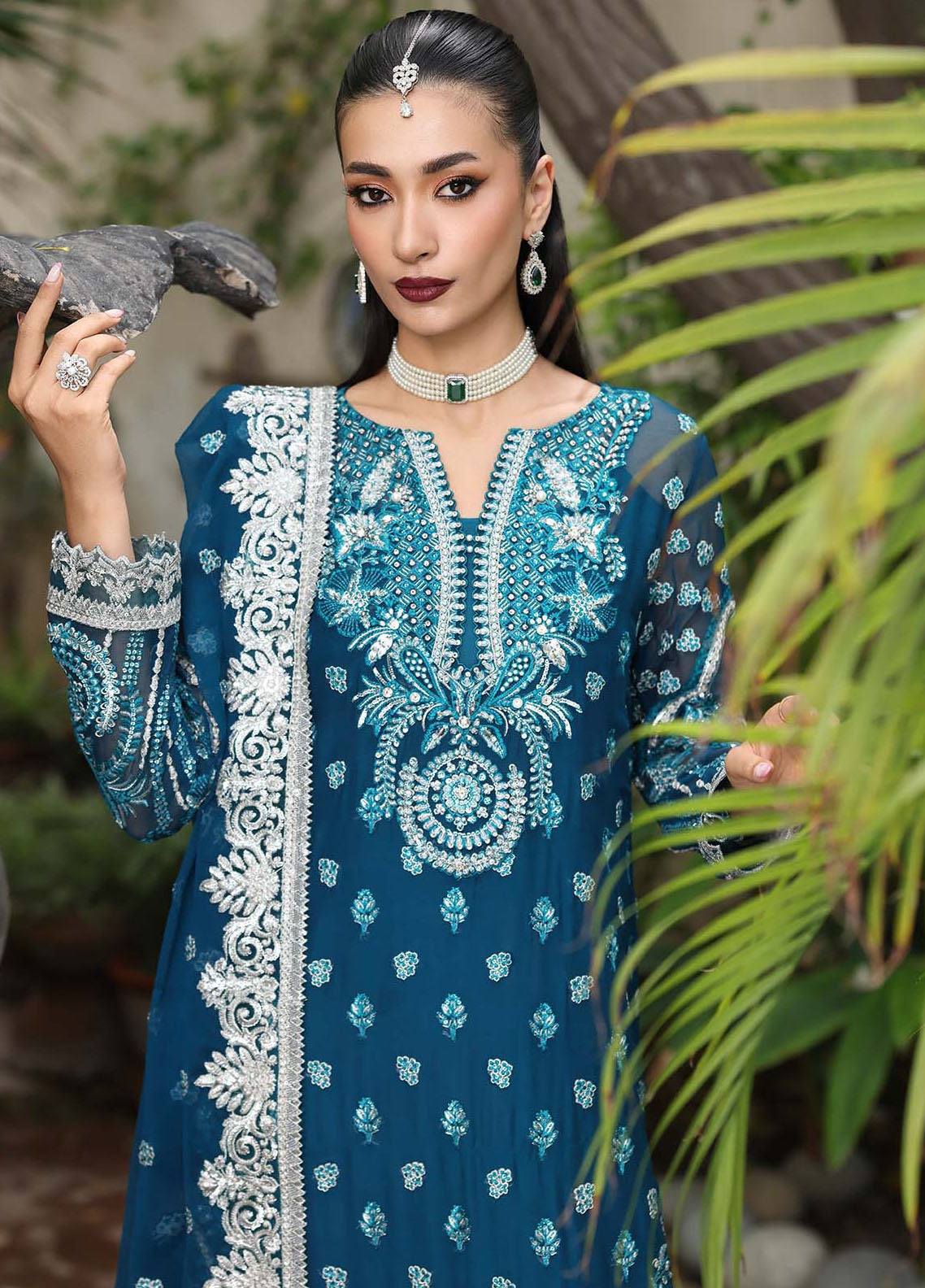 Saiyara By Imrozia Embroidered Chiffon 3 Piece Unstitched Suit IM25SLF D-I-232 AZURA Saiyara By Imrozia Embroidered Chiffon 3 Piece Unstitched Suit IM25SLF D-I-232 AZURA