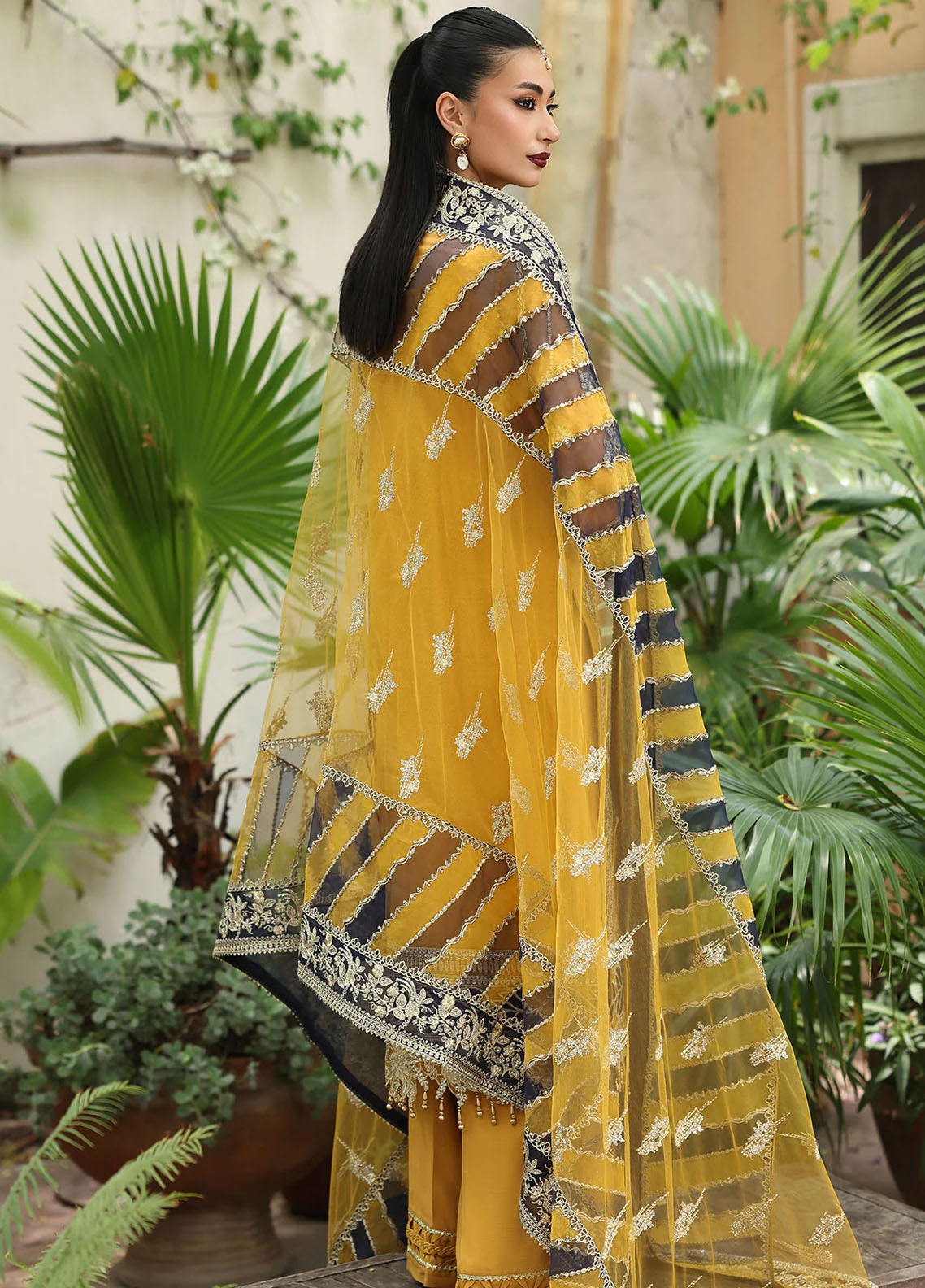 Saiyara By Imrozia Embroidered Net 3 Piece Unstitched Suit IM25SLF D-I-230 ZAREHA Saiyara By Imrozia Embroidered Net 3 Piece Unstitched Suit IM25SLF D-I-230 ZAREHA