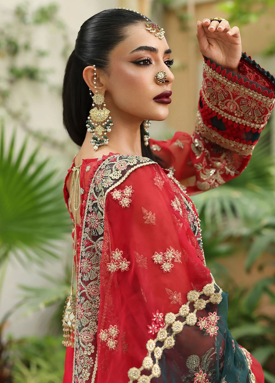 Saiyara By Imrozia Embroidered Organza 3 Piece Unstitched Suit IM25SLF D-I-231 SAROSH Saiyara By Imrozia Embroidered Organza 3 Piece Unstitched Suit IM25SLF D-I-231 SAROSH