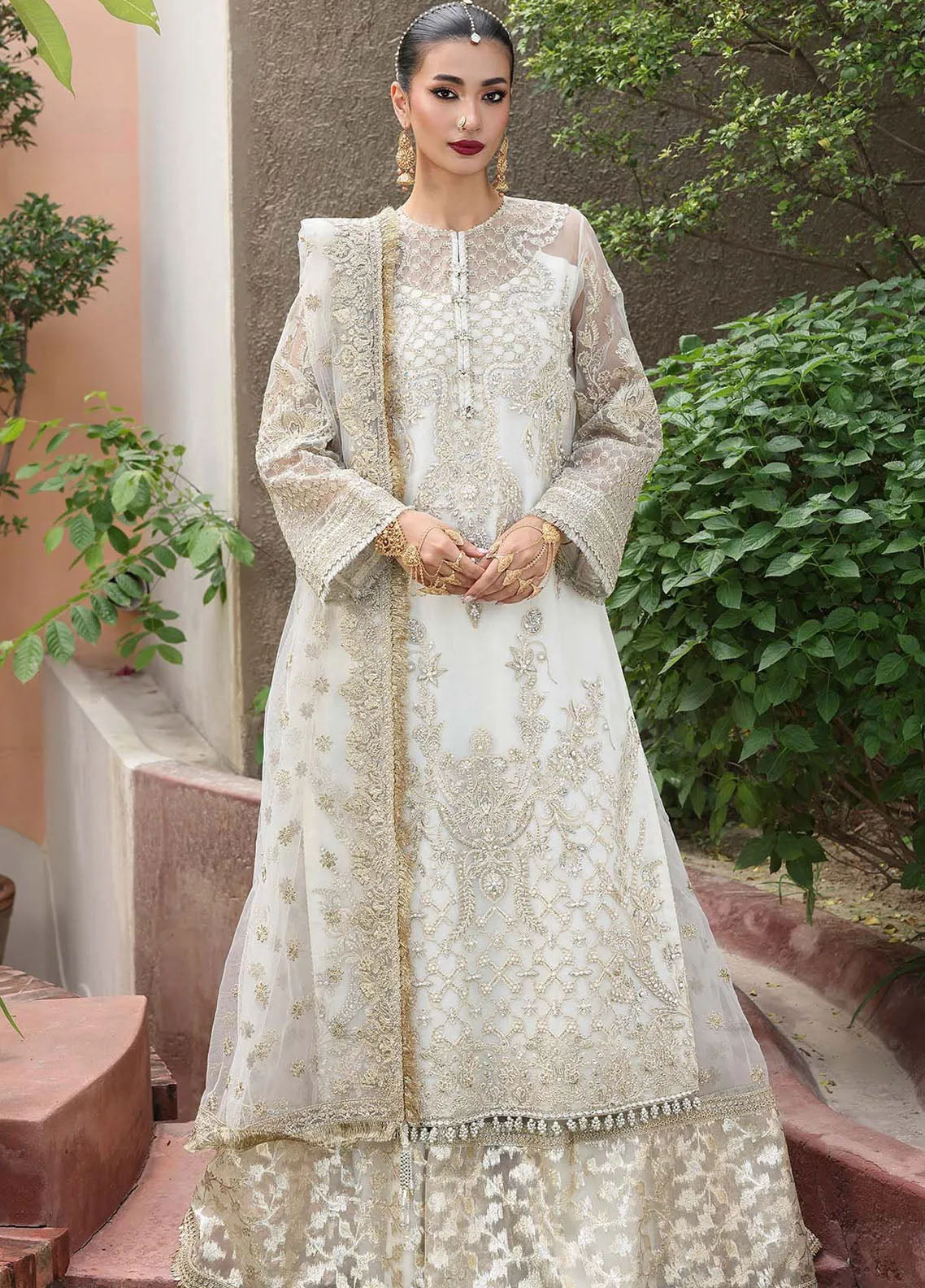 Saiyara By Imrozia Embroidered Organza 3 Piece Unstitched Suit IM25SLF D-I-236 LIYANA Saiyara By Imrozia Embroidered Organza 3 Piece Unstitched Suit IM25SLF D-I-236 LIYANA