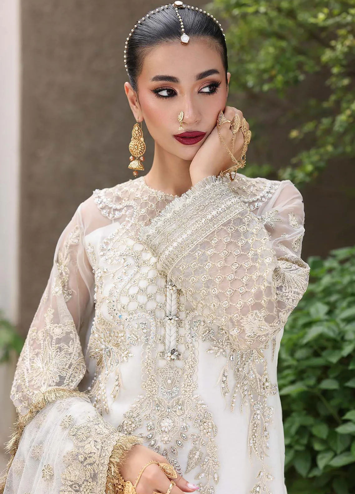 Saiyara By Imrozia Embroidered Organza 3 Piece Unstitched Suit IM25SLF D-I-236 LIYANA Saiyara By Imrozia Embroidered Organza 3 Piece Unstitched Suit IM25SLF D-I-236 LIYANA