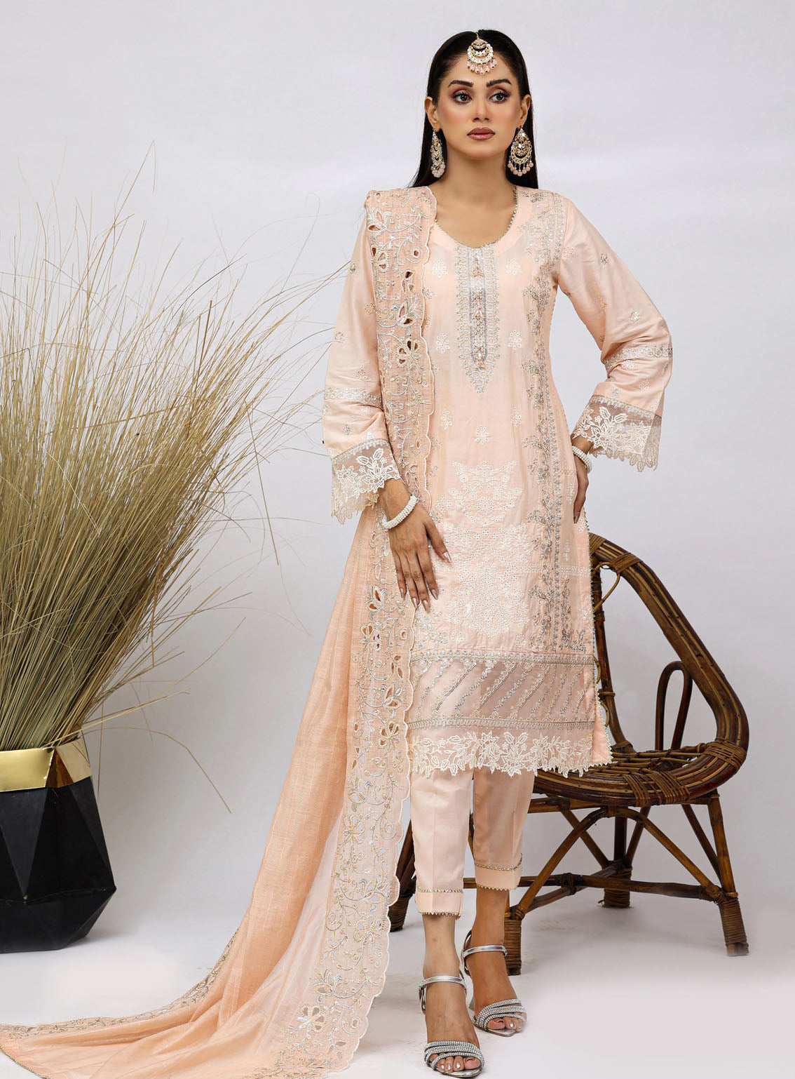 Sajni By Pakdaman Luxury Embroidered Lawn 3 Piece Stitched Suit PDF24S D-9901 Sajni By Pakdaman Luxury Embroidered Lawn 3 Piece Stitched Suit PDF24S D-9901