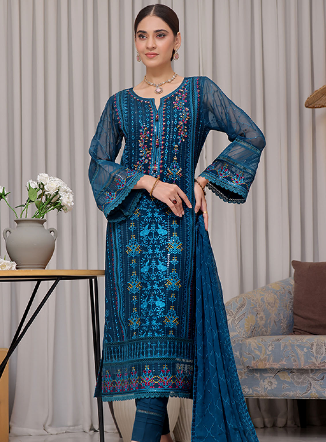 Sajni By Shamooz Embroidered Chiffon 3 Piece Unstitched Suit SZ24S SU-103 MOANNA Sajni By Shamooz Embroidered Chiffon 3 Piece Unstitched Suit SZ24S SU-103 MOANNA