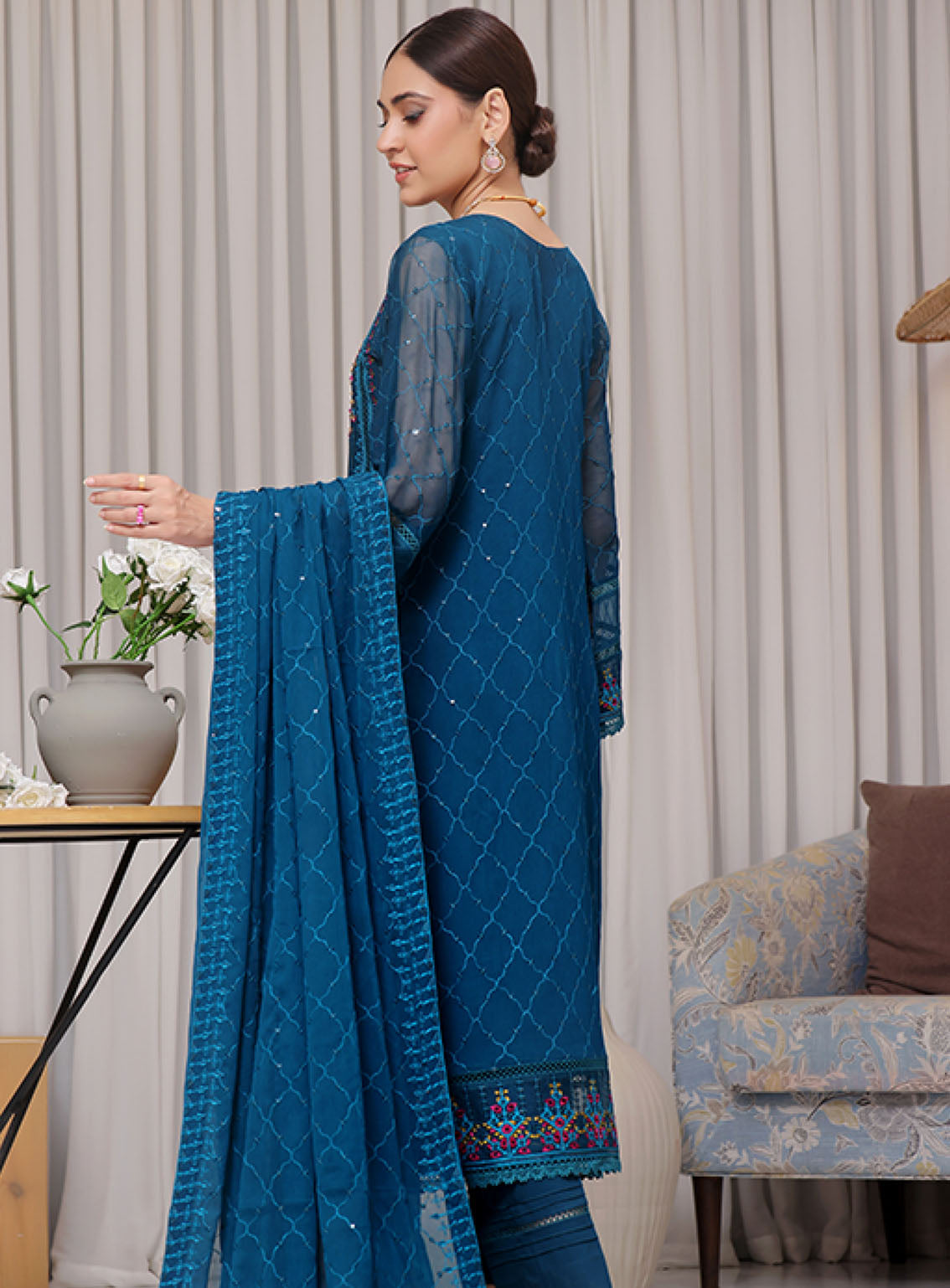 Sajni By Shamooz Embroidered Chiffon 3 Piece Unstitched Suit SZ24S SU-103 MOANNA Sajni By Shamooz Embroidered Chiffon 3 Piece Unstitched Suit SZ24S SU-103 MOANNA